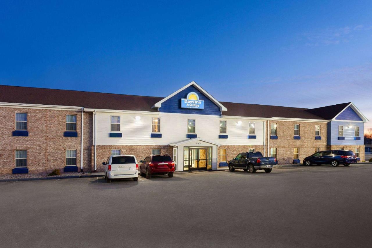 Days Inn & Suites By Wyndham Sellersburg Экстерьер фото