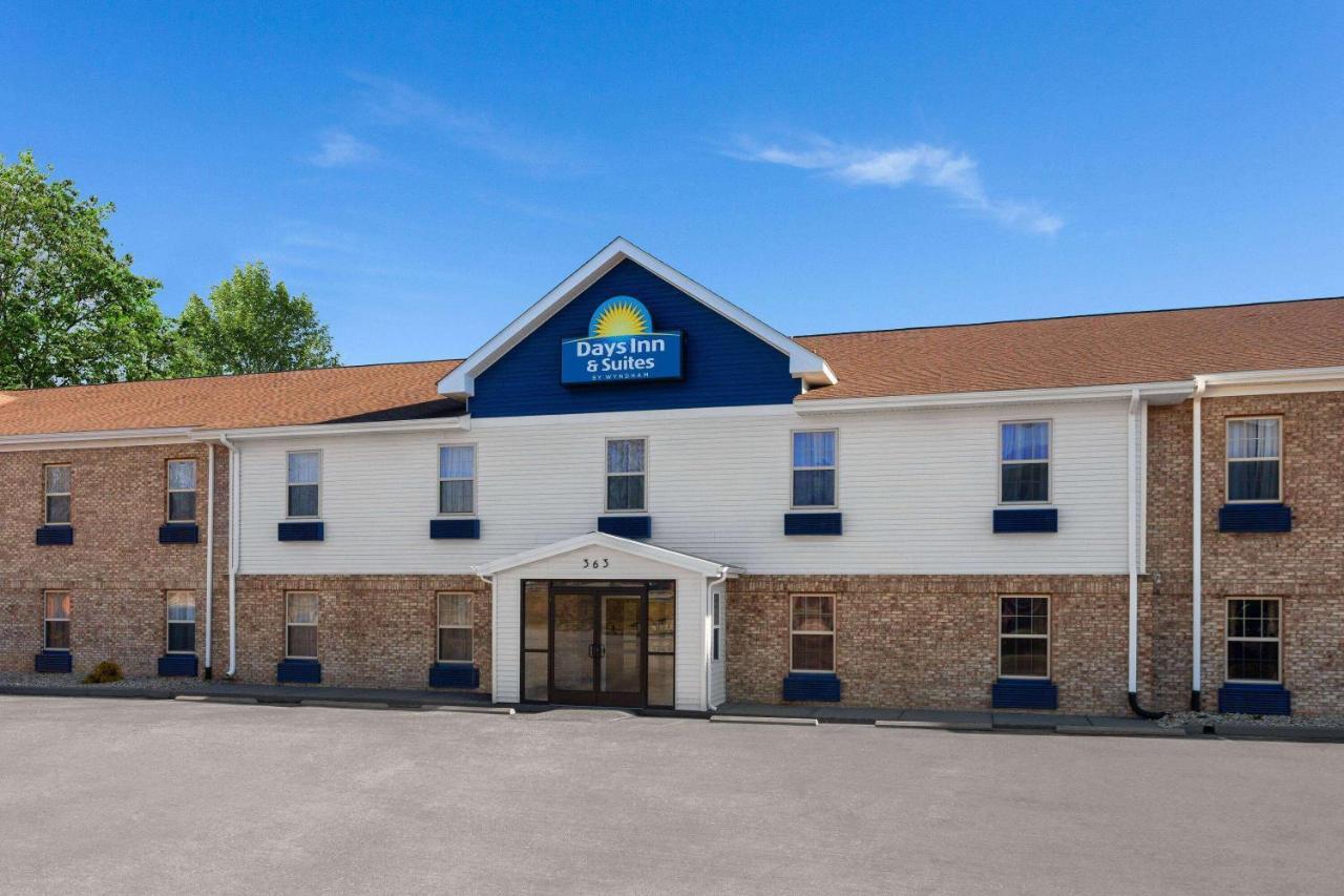 Days Inn & Suites By Wyndham Sellersburg Экстерьер фото