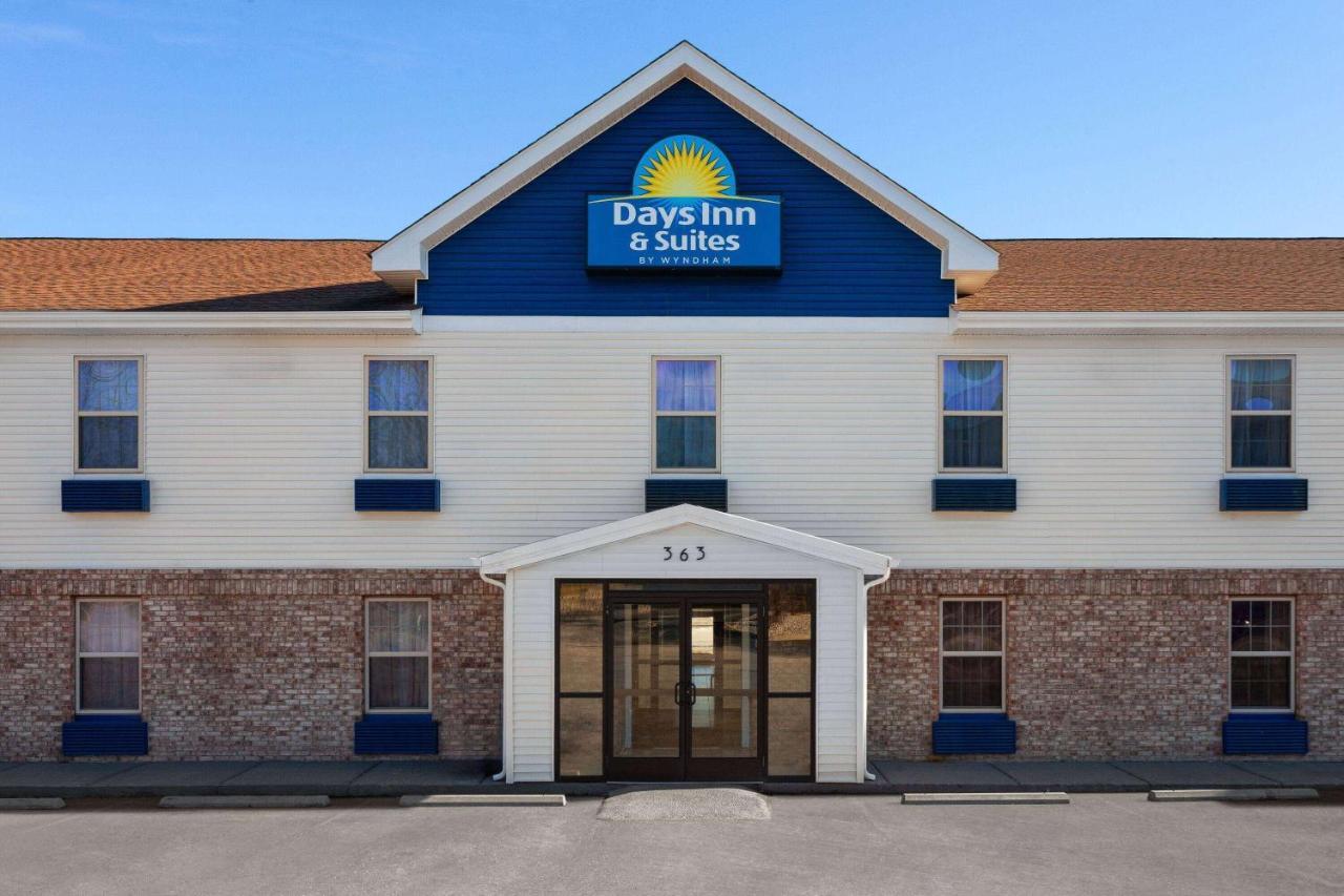 Days Inn & Suites By Wyndham Sellersburg Экстерьер фото